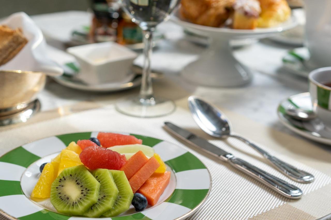 Alvear Icon Hotel Buenos Aires Eksteriør billede Fruit salad