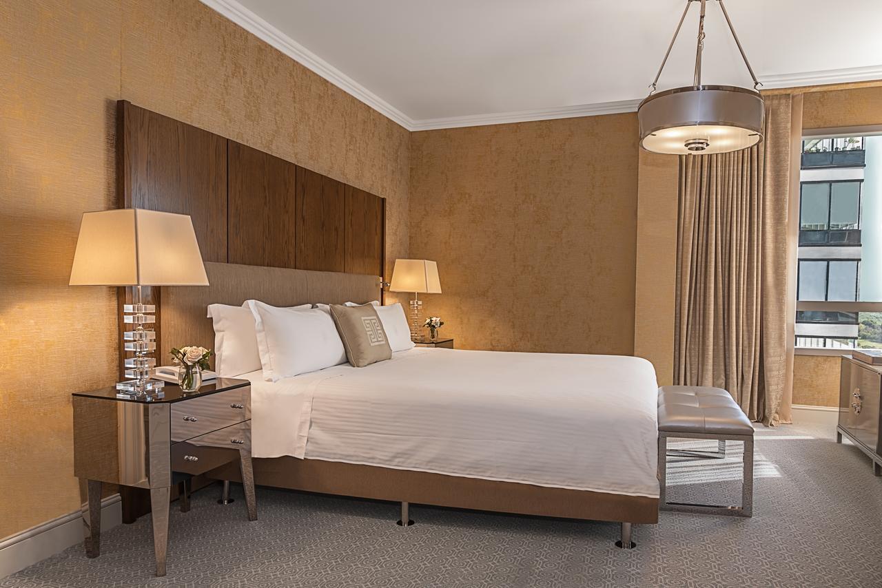 Alvear Icon Hotel Buenos Aires Eksteriør billede A bedroom at the Four Seasons Hotel