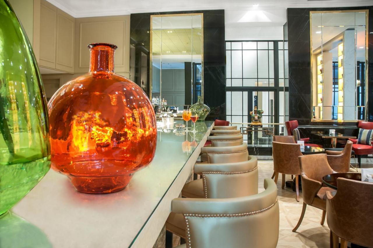 Alvear Icon Hotel Buenos Aires Eksteriør billede The bar at the Mandarin Oriental, London